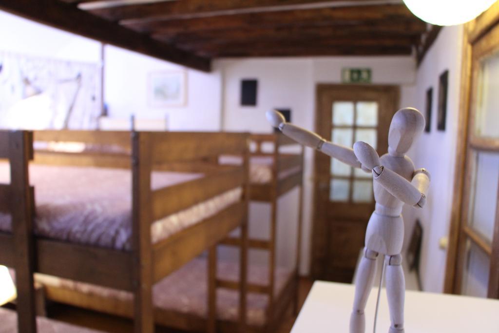 Arty Hostel Lisbon Bilik gambar